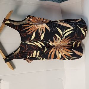 EUC T.H.E. Women's sz 8 Swimsuit Top only w/built-in bra